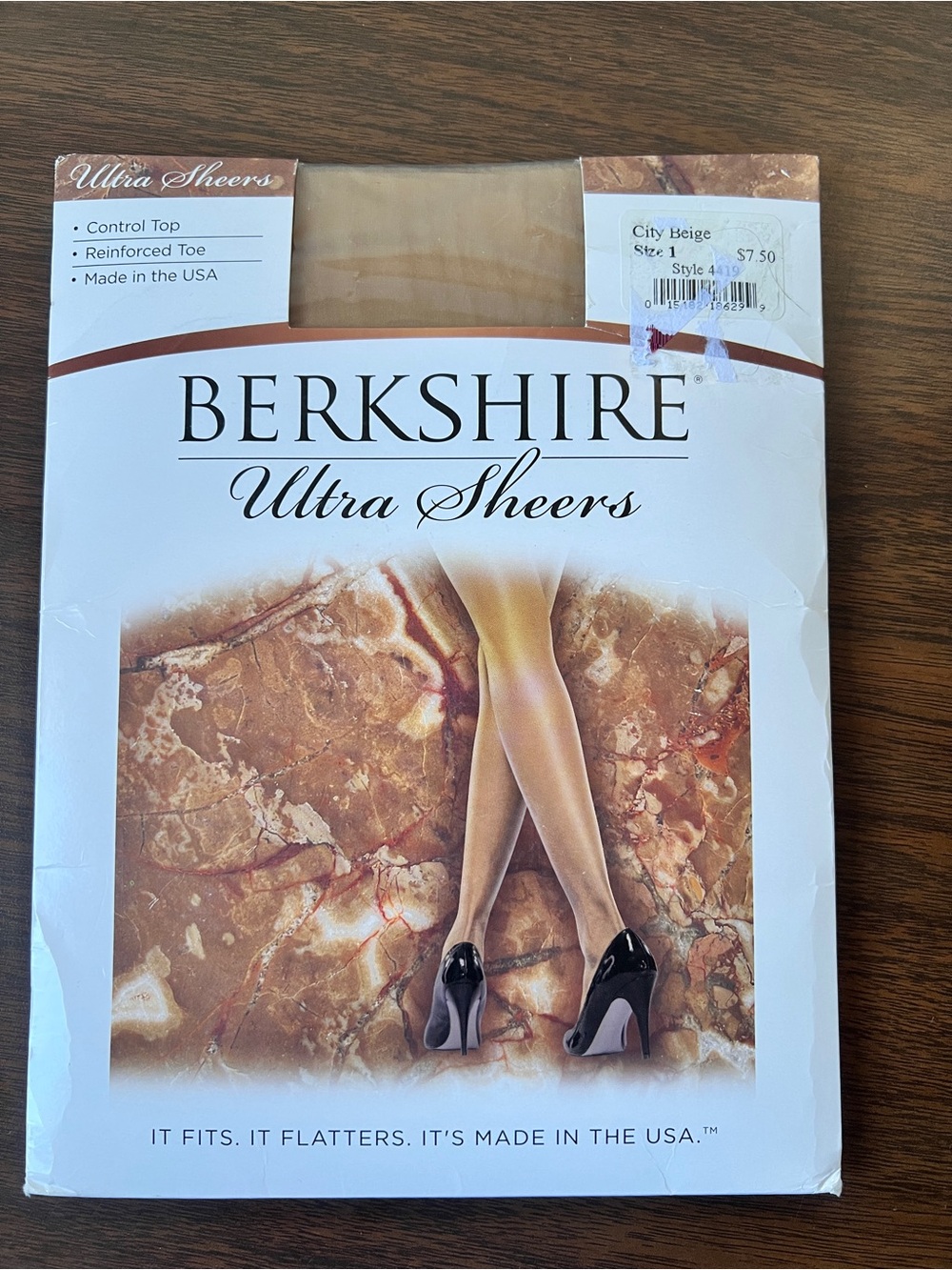NWT Berkshire Ultra Sheers Control Top Pantyhose - Made in USA